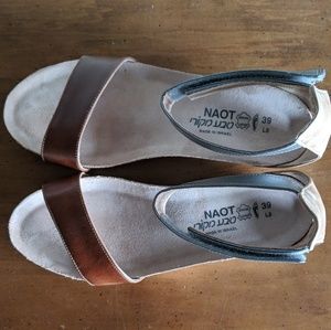NWOT - Naot Pixie Wedge Sandals - 39EU